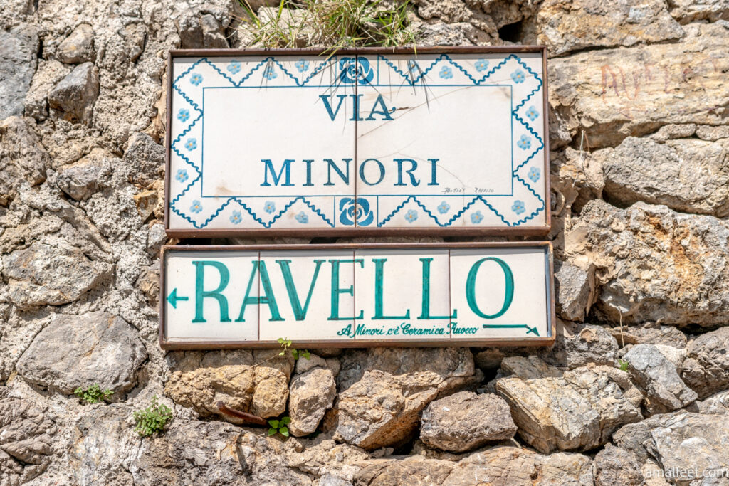 Signs indicating Minori and Ravello.